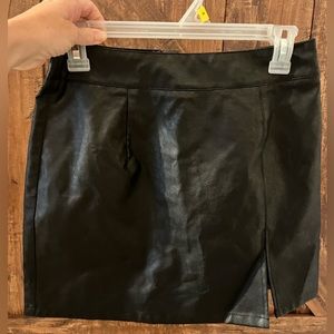 Lioness leather skirt